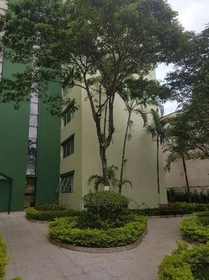 Image 7 - 896235